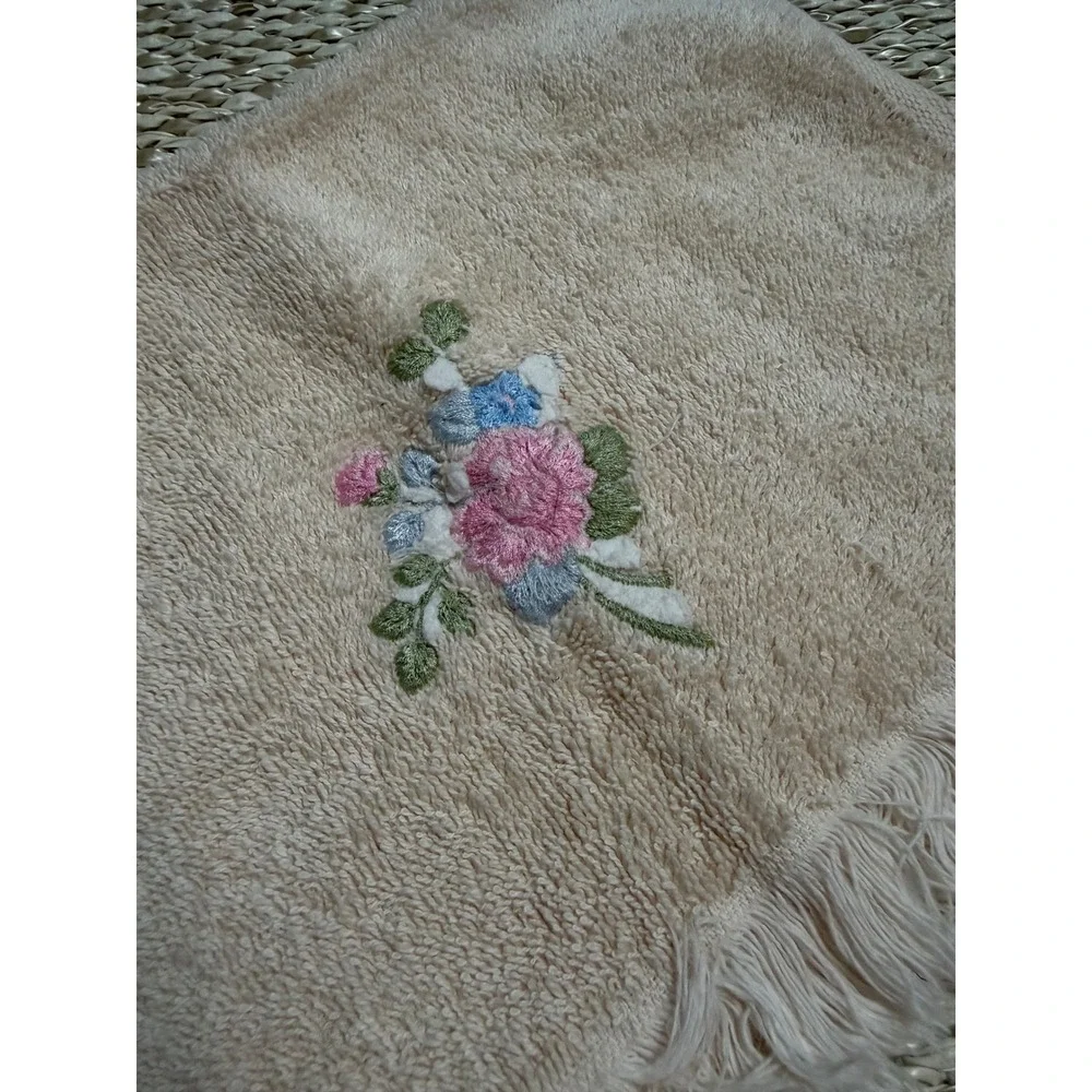 Vintage Peach Hand Towel Floral Embroidered Fringed Edge Cottagecore Guest Towel